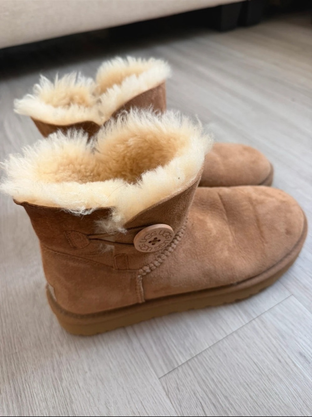 UGG Women's Short Sheepskin Boots - Chestnut with Natural Shearling
